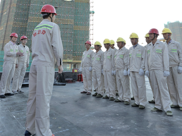 建築加固中粘鋼加固如何進行加壓操作(zuò)